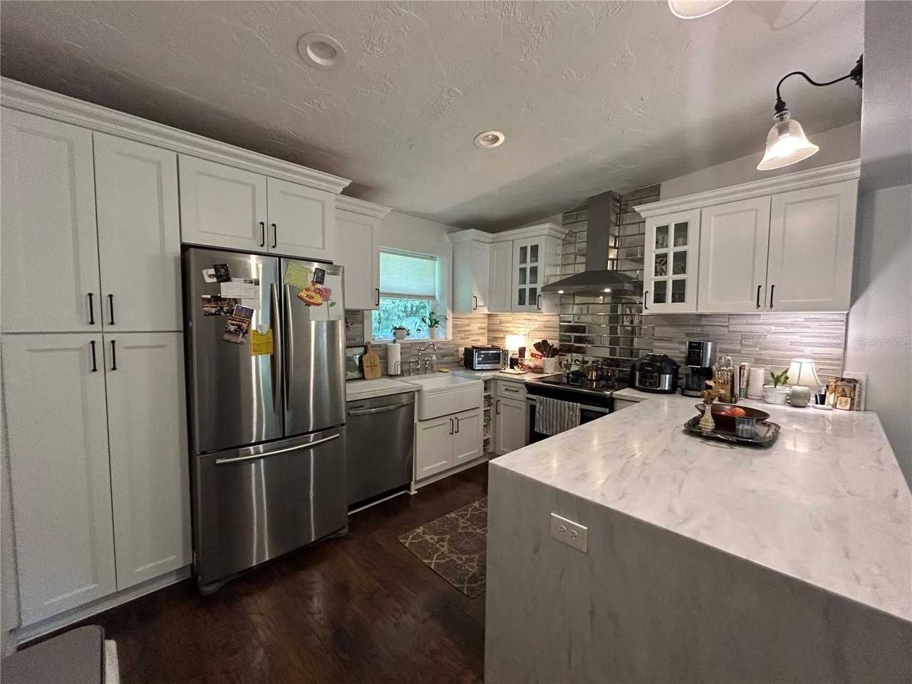 816 Ne 9th Ave - Photo 6 of 26