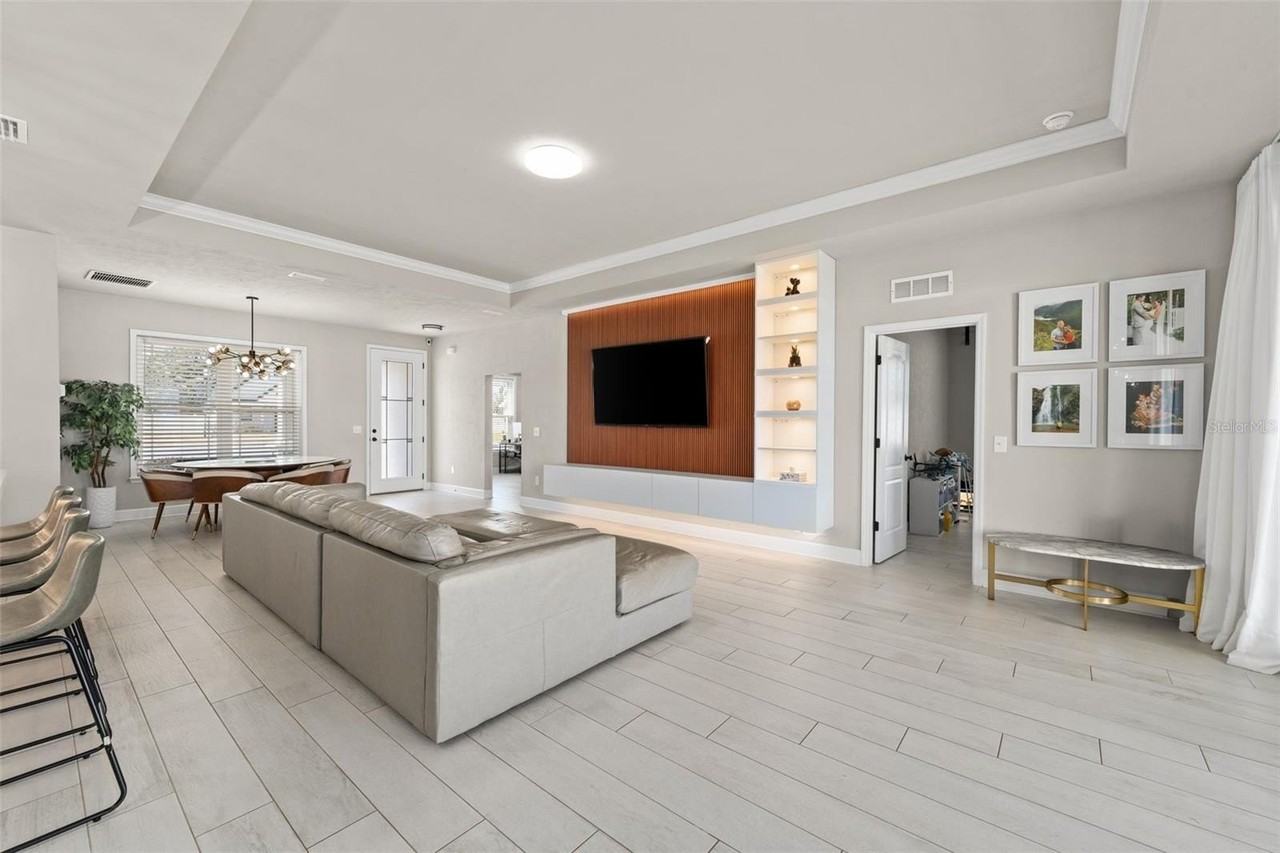 24784 Sw 21st Ln - Photo 2 of 50