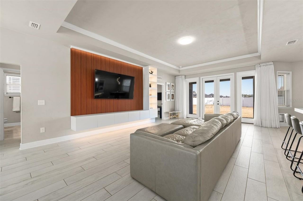 24784 Sw 21st Ln - Photo 3 of 50