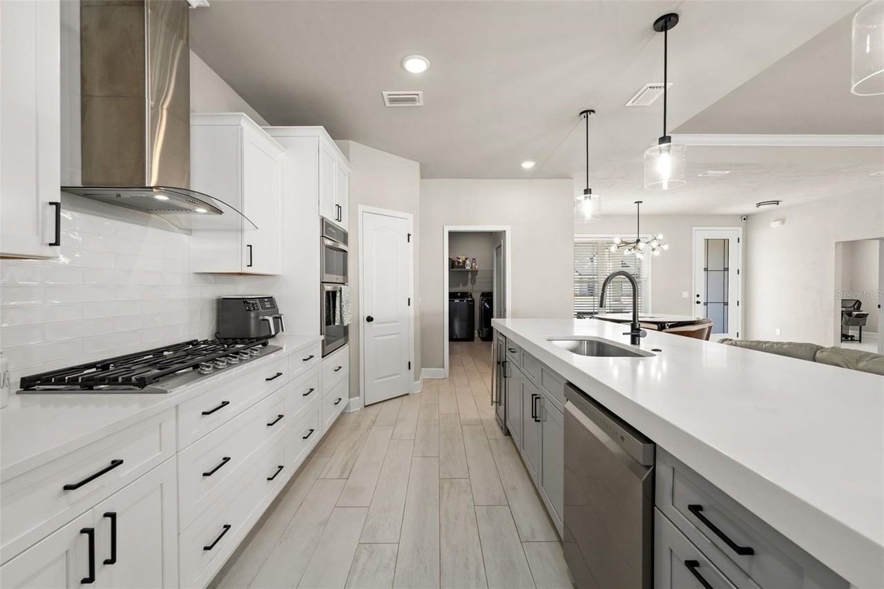 24784 Sw 21st Ln - Photo 7 of 50