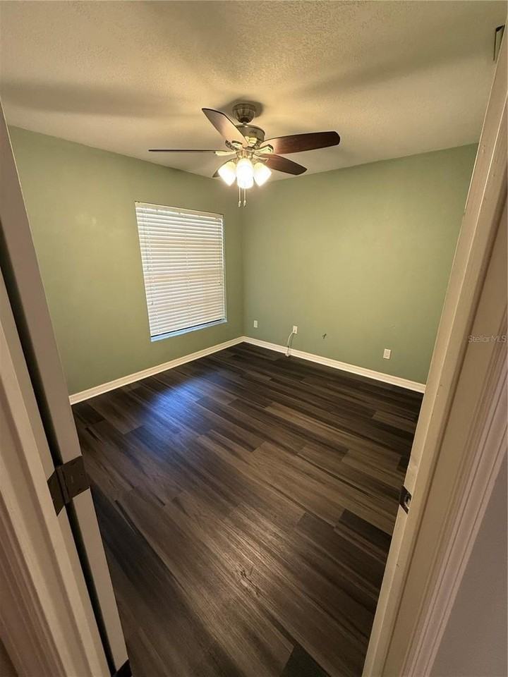 1928 Twisting Ln - Photo 6 of 9