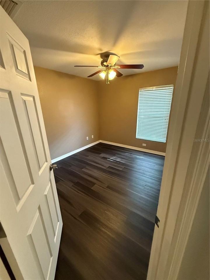 1928 Twisting Ln - Photo 7 of 9