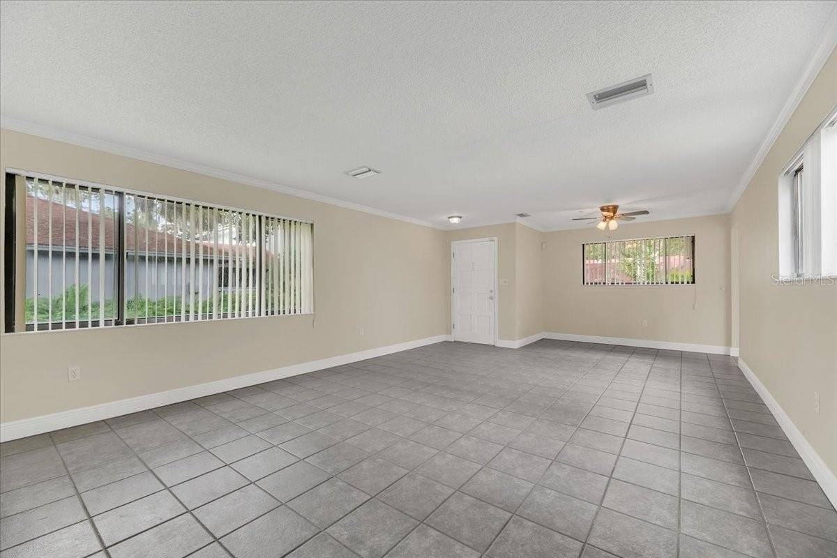 6632 Sweetbriar Ln - Photo 4 of 34