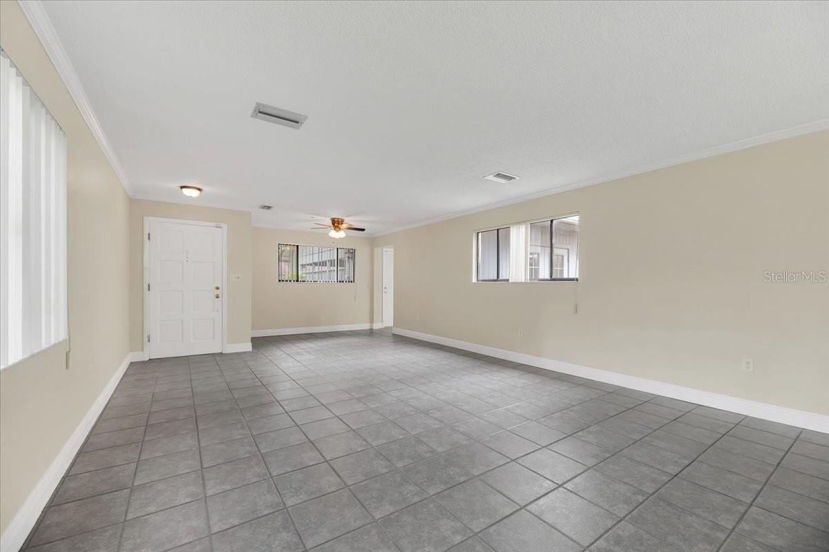 6632 Sweetbriar Ln - Photo 5 of 34