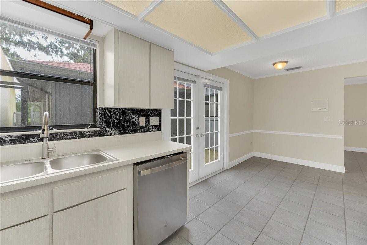 6632 Sweetbriar Ln - Photo 7 of 34