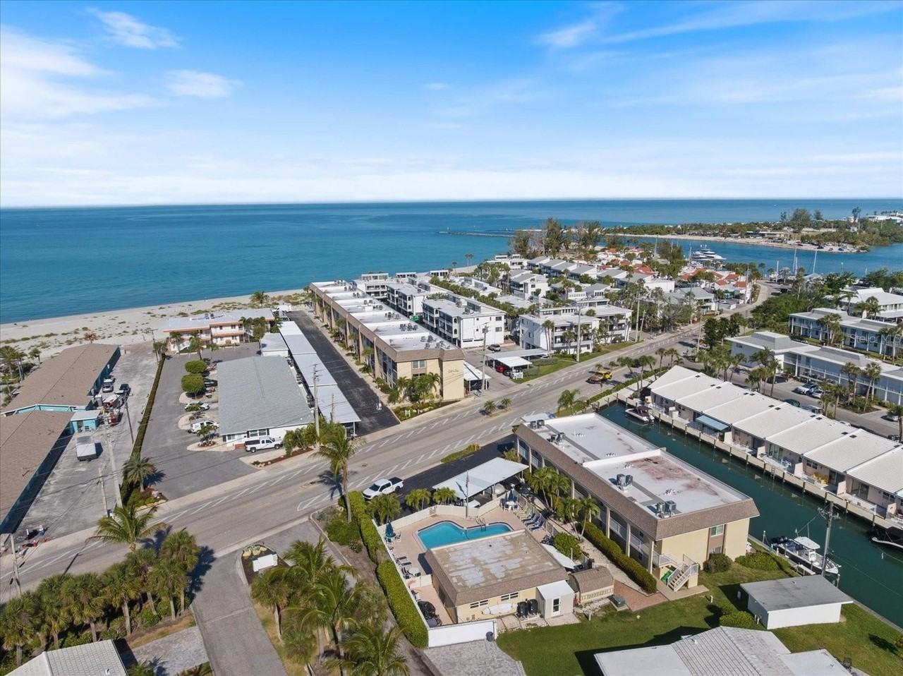 1400 Tarpon Center Dr #204 - Photo 6 of 36