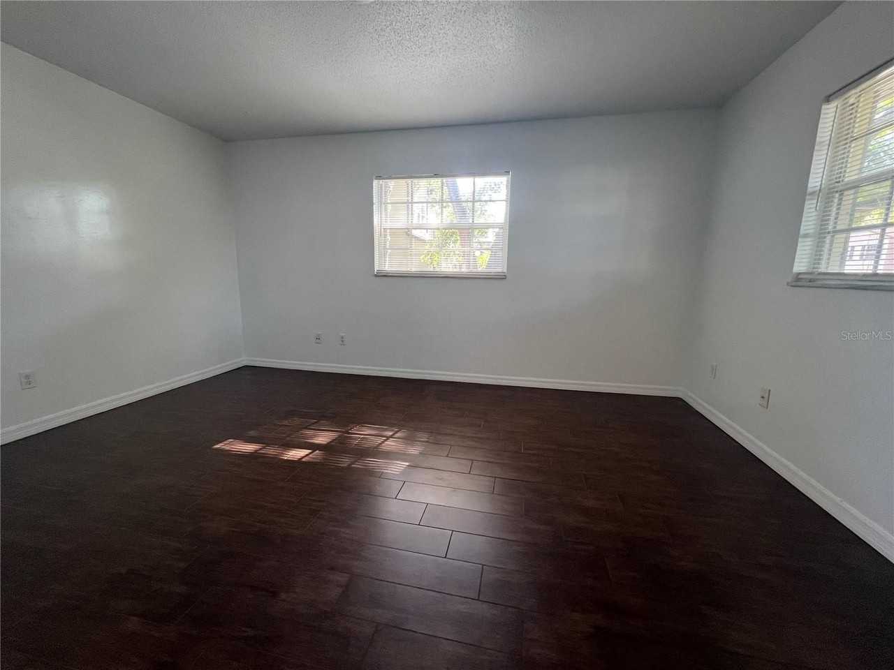 517 S Hyer Ave #2 - Photo 5 of 8