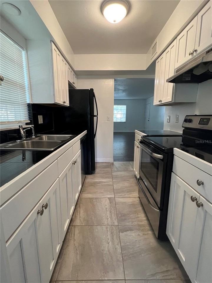 517 S Hyer Ave #2 - Photo 6 of 8