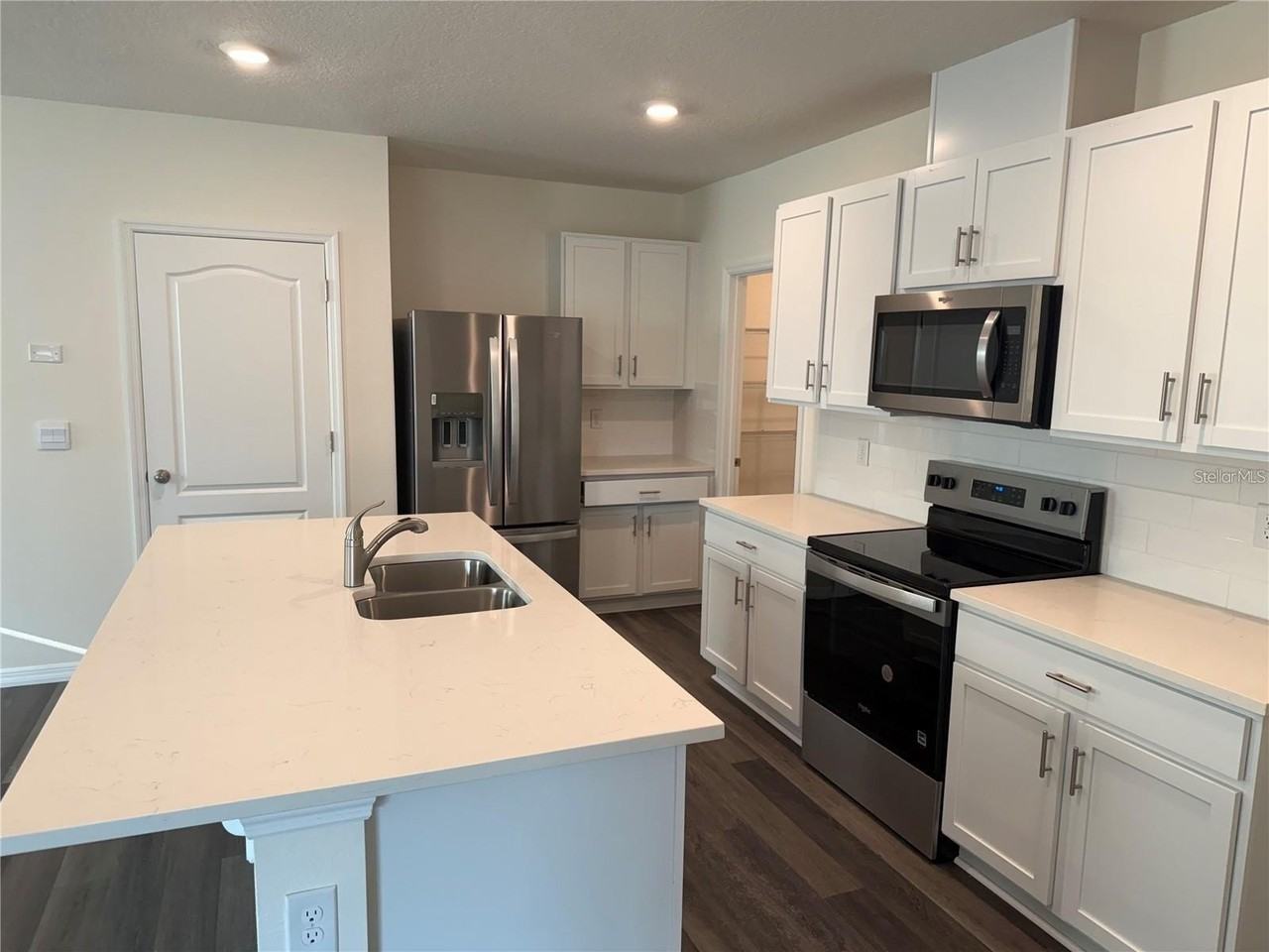 1834 Cacutta Way - Photo 3 of 6