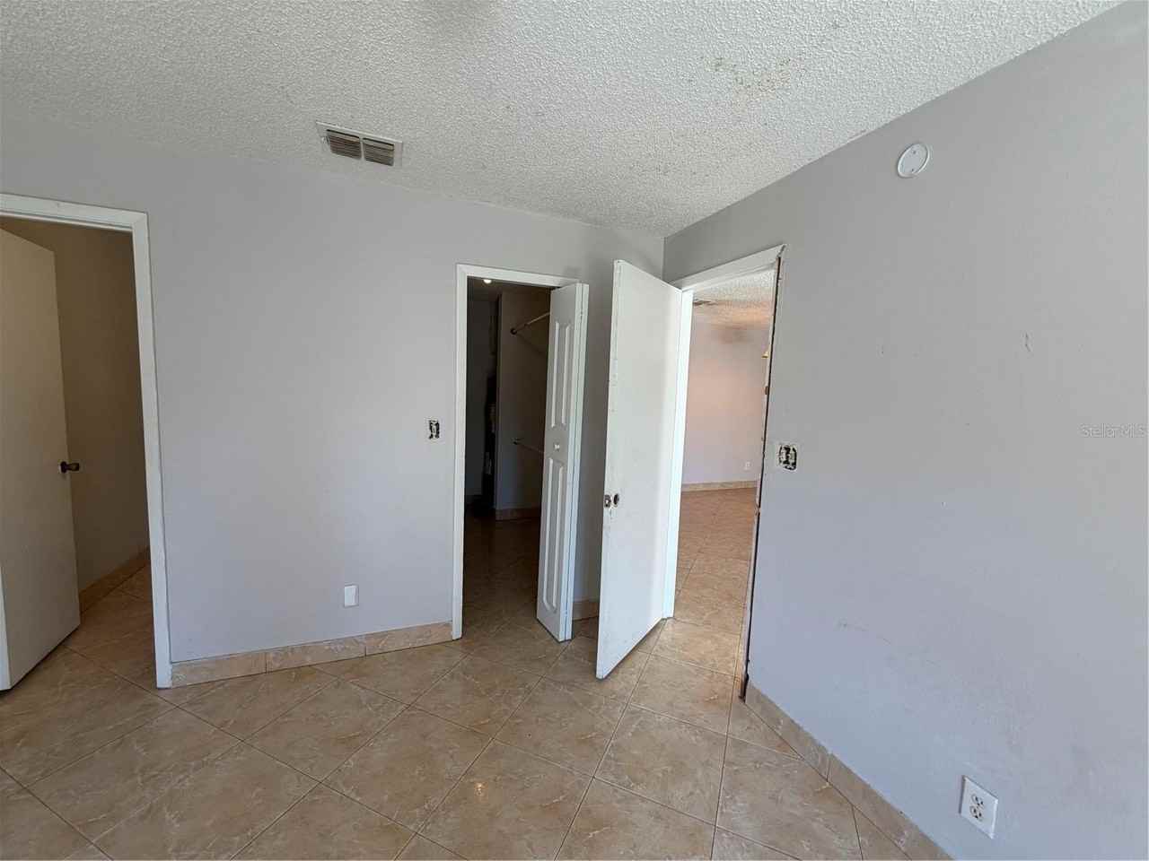5225 Via Hacienda Cir #B115 - Photo 5 of 11
