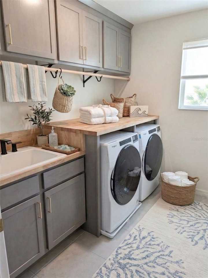 8097 Cortese Dr - Photo 4 of 18