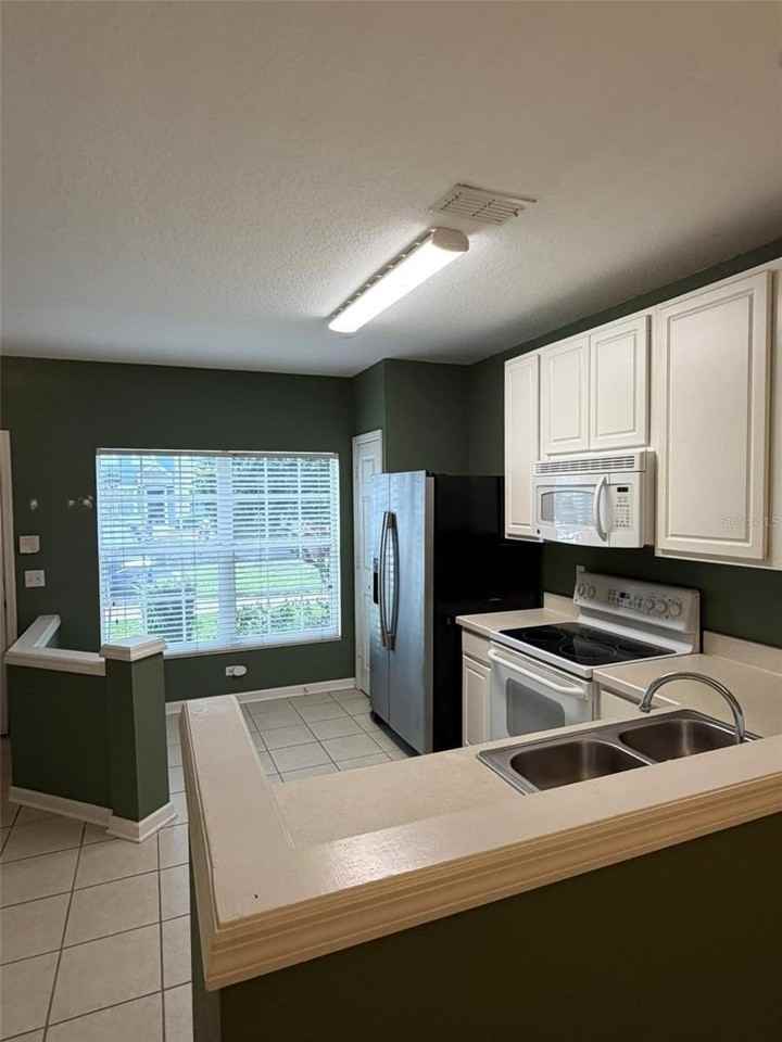 809 Shropshire Loop - Photo 4 of 21