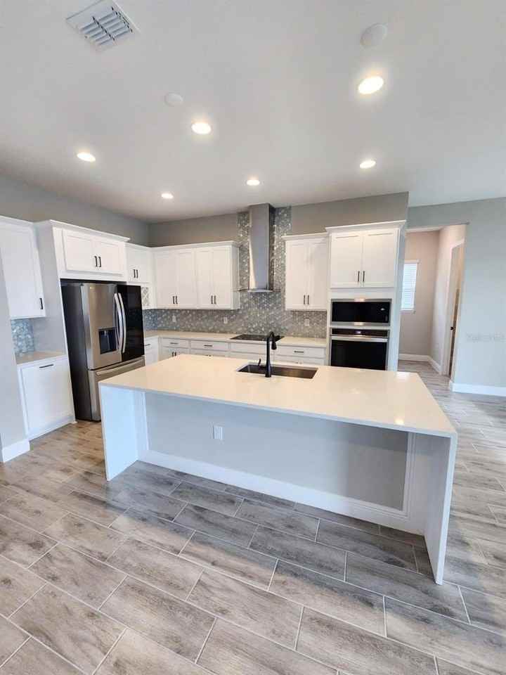 18435 Mowry Ct - Photo 3 of 34