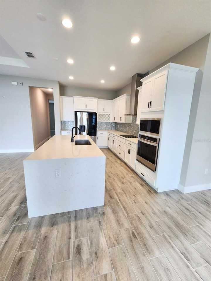 18435 Mowry Ct - Photo 4 of 34