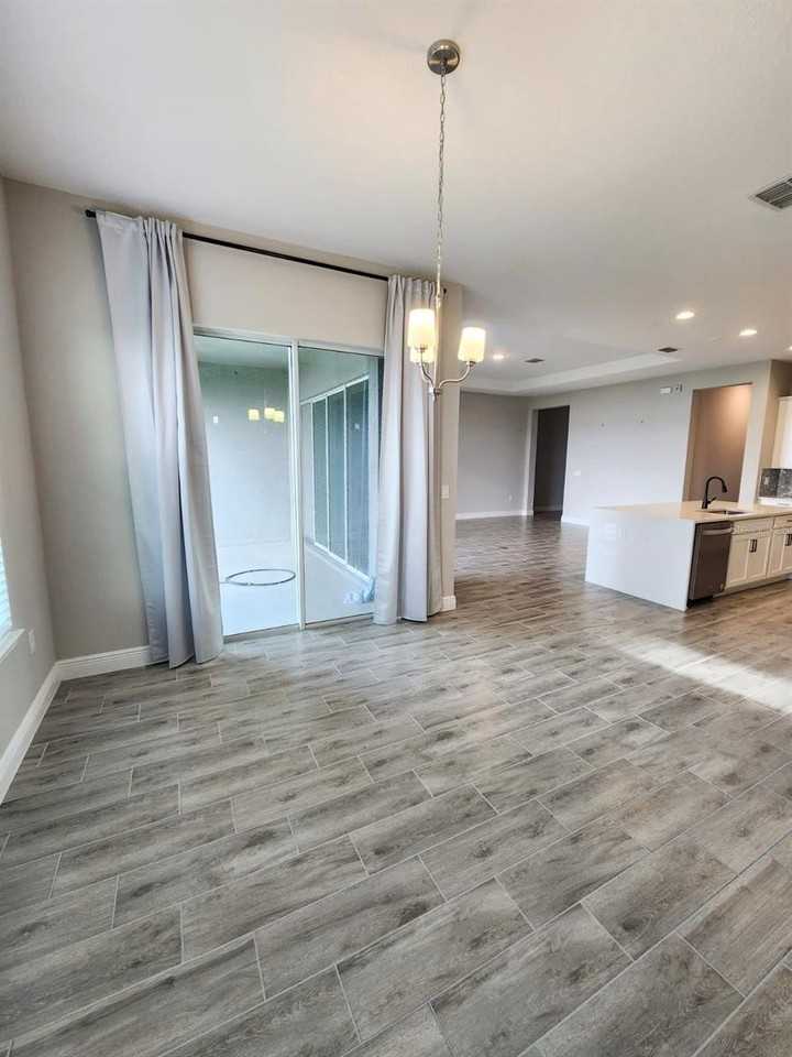 18435 Mowry Ct - Photo 7 of 34