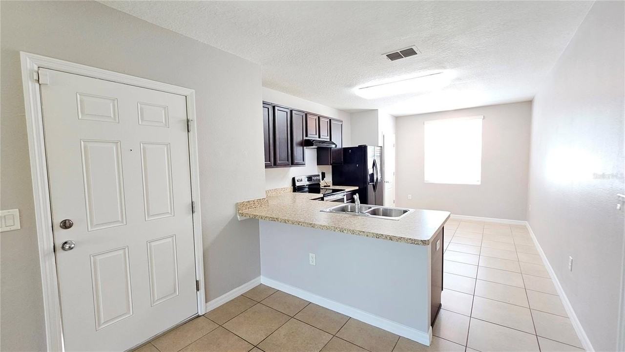 364 Arbor Lakes Dr - Photo 7 of 38