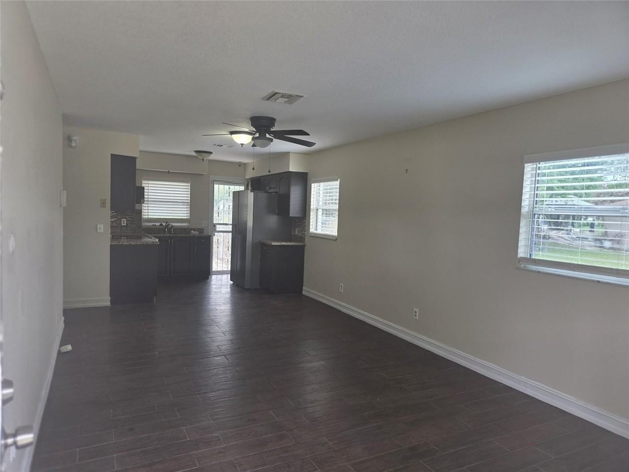 603 Citrus Ave - Photo 3 of 10