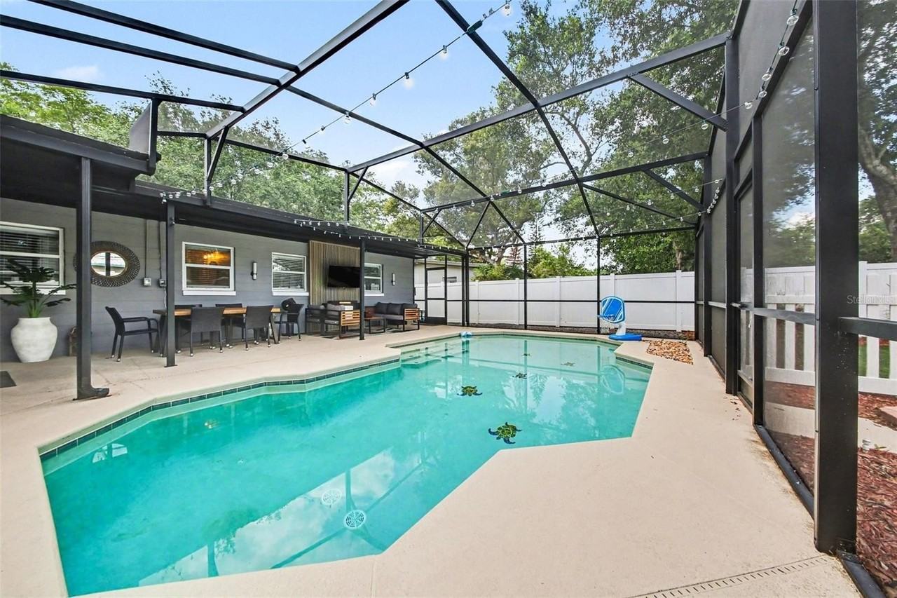 1026 S Lakemont Ave - Photo 2 of 18