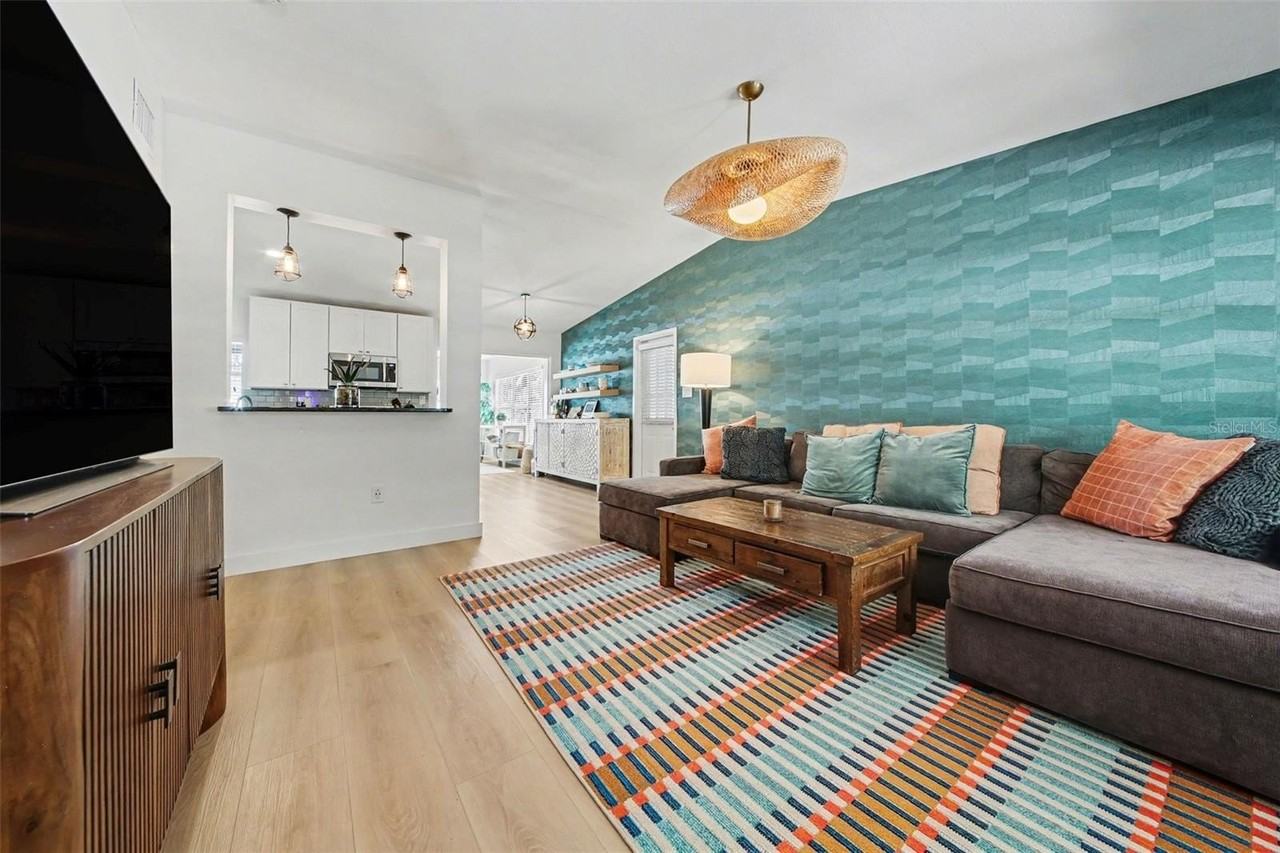 1026 S Lakemont Ave - Photo 6 of 18