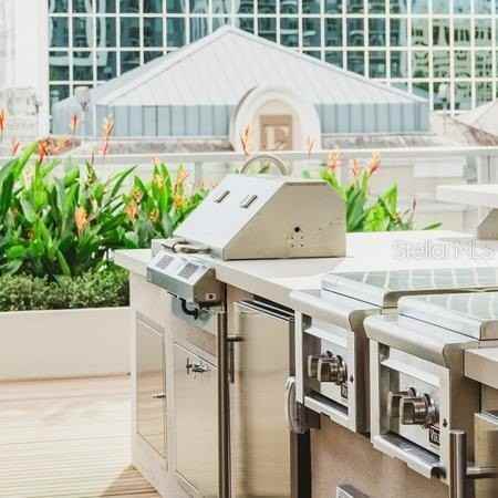 1253 W Pine St - Photo 5 of 12