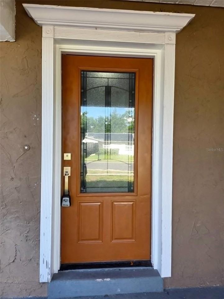 812 Gullberry Ln - Photo 3 of 29