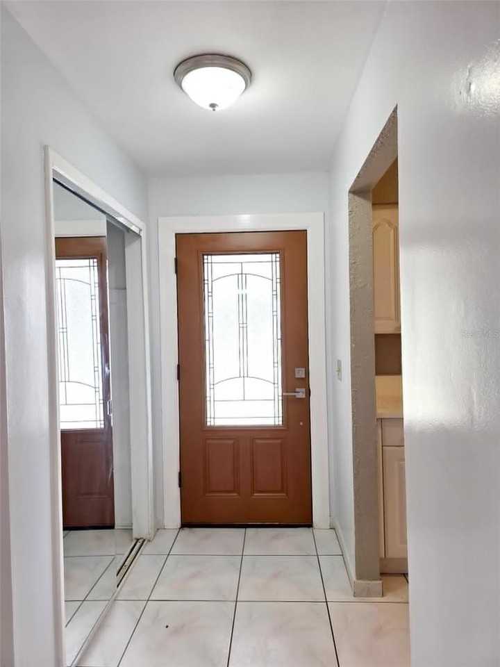 812 Gullberry Ln - Photo 4 of 29