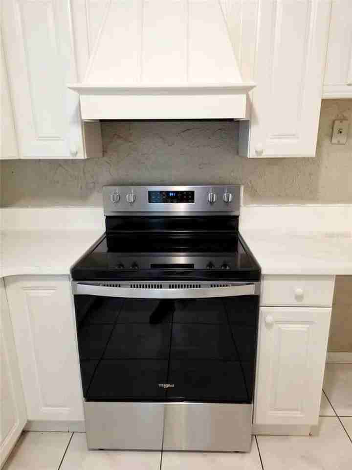 812 Gullberry Ln - Photo 7 of 29