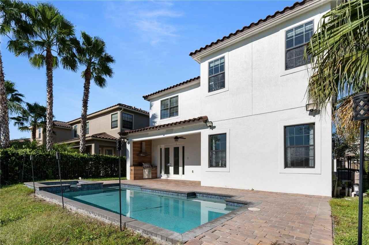 13019 Woodford St - Photo 6 of 50