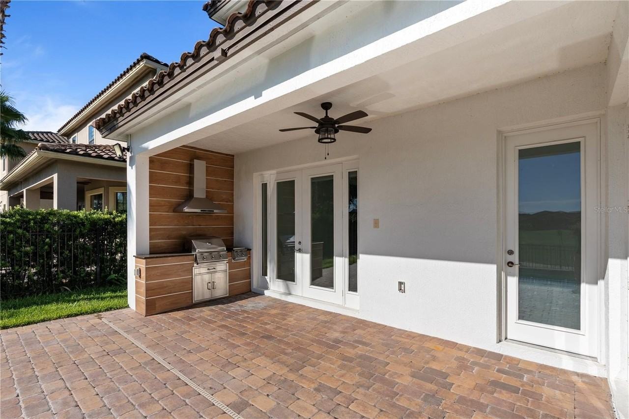 13019 Woodford St - Photo 7 of 50