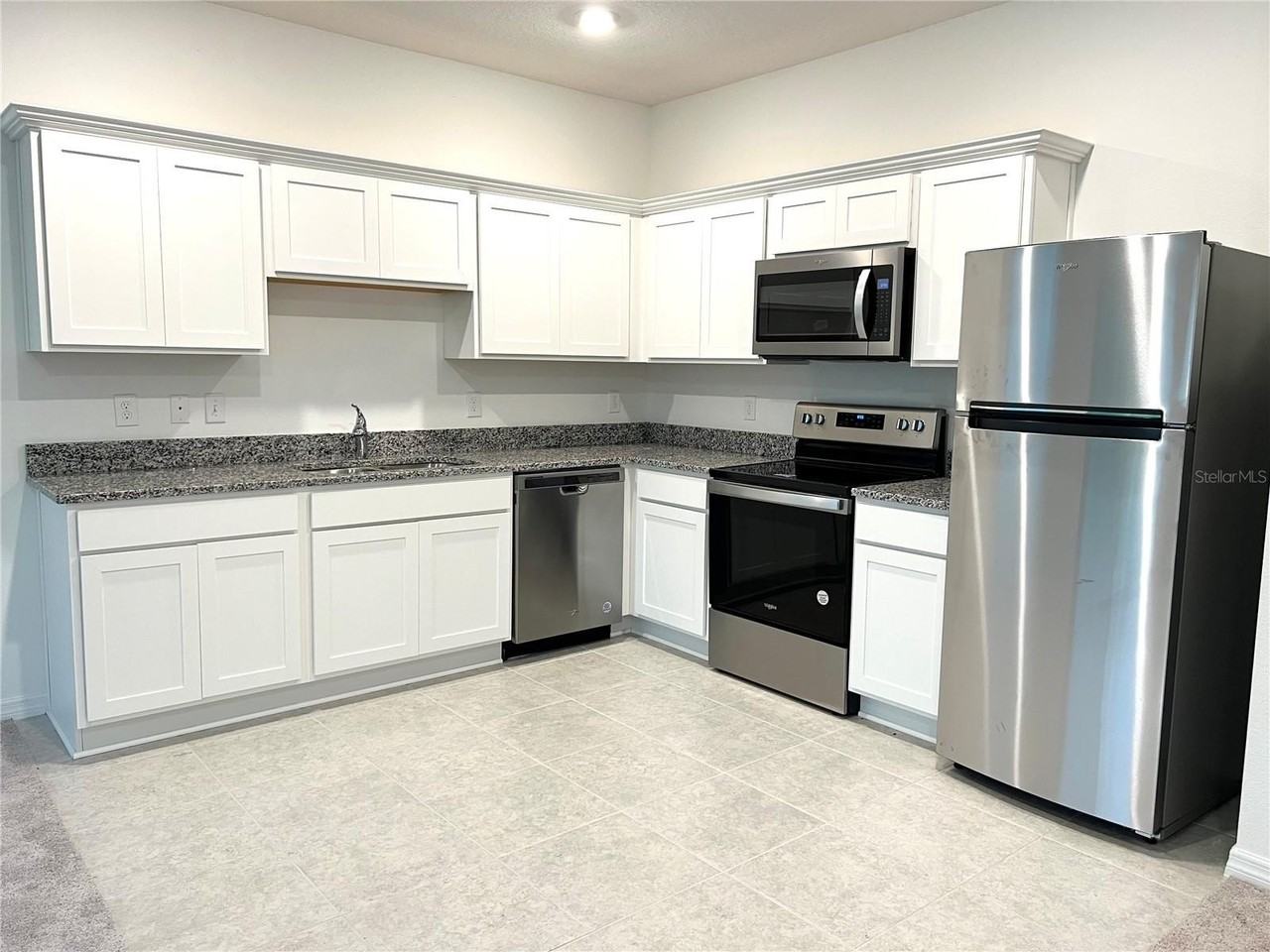 1105 Merrill St - Photo 5 of 24