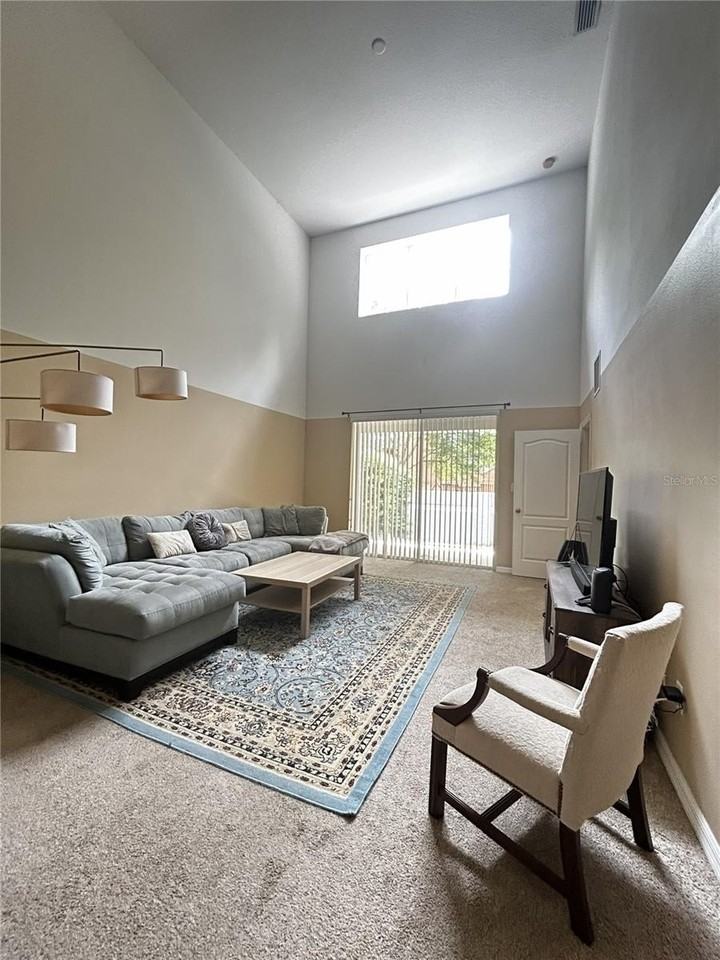 94 Chippendale Ter - Photo 3 of 15