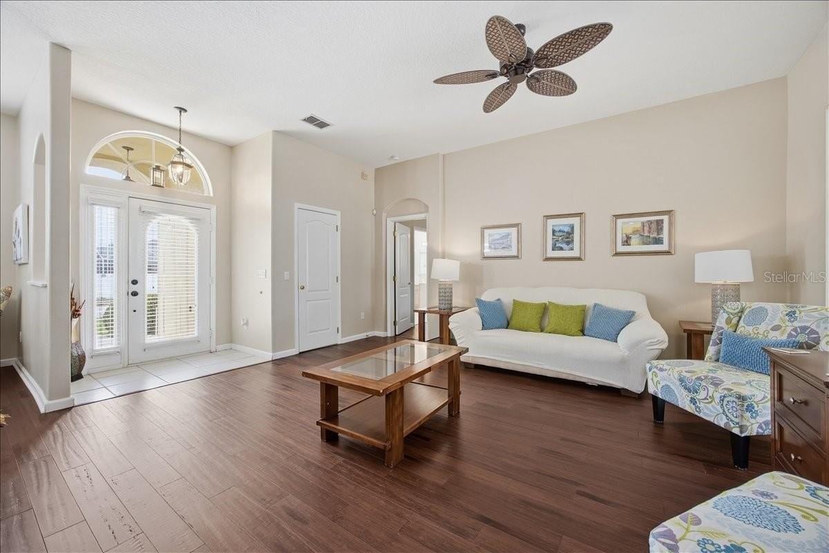 722 Brighton Dr - Photo 5 of 28