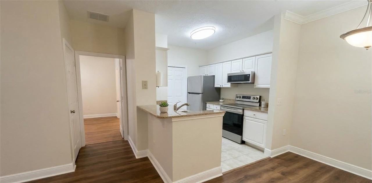 430 Southern Pecan Cir #101 - Photo 3 of 15