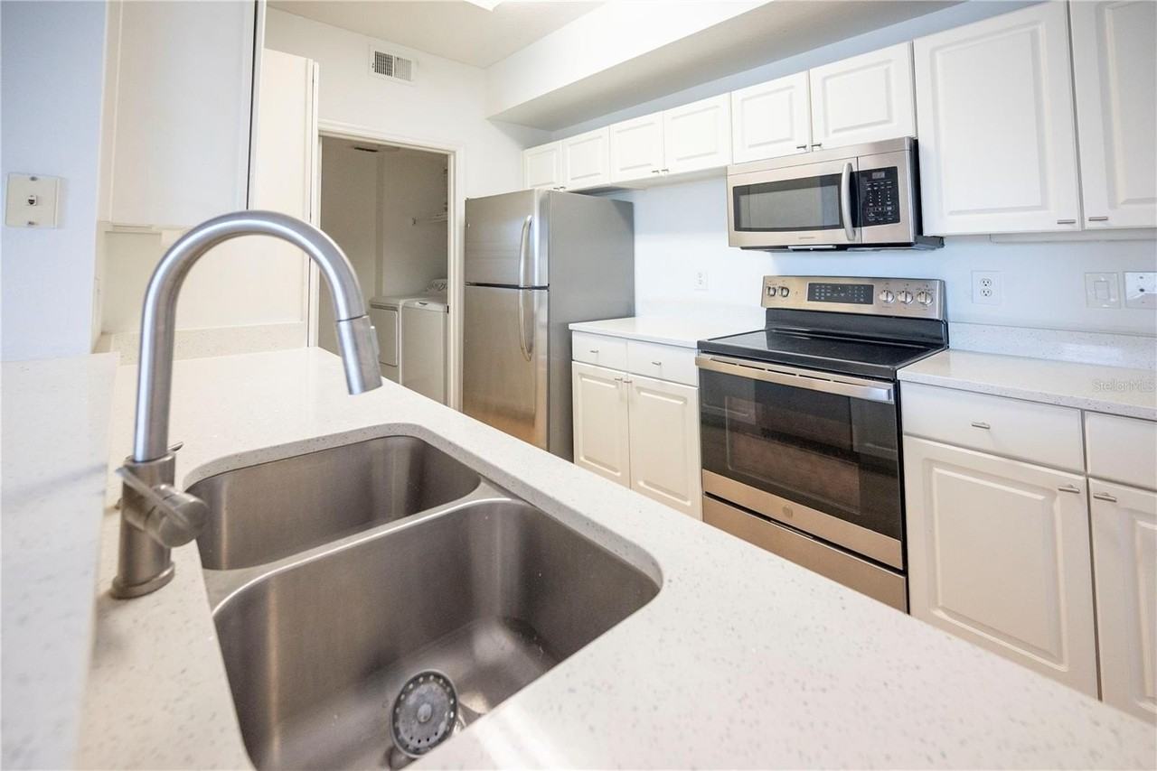 5554 Metrowest Blvd #4-211 - Photo 3 of 17