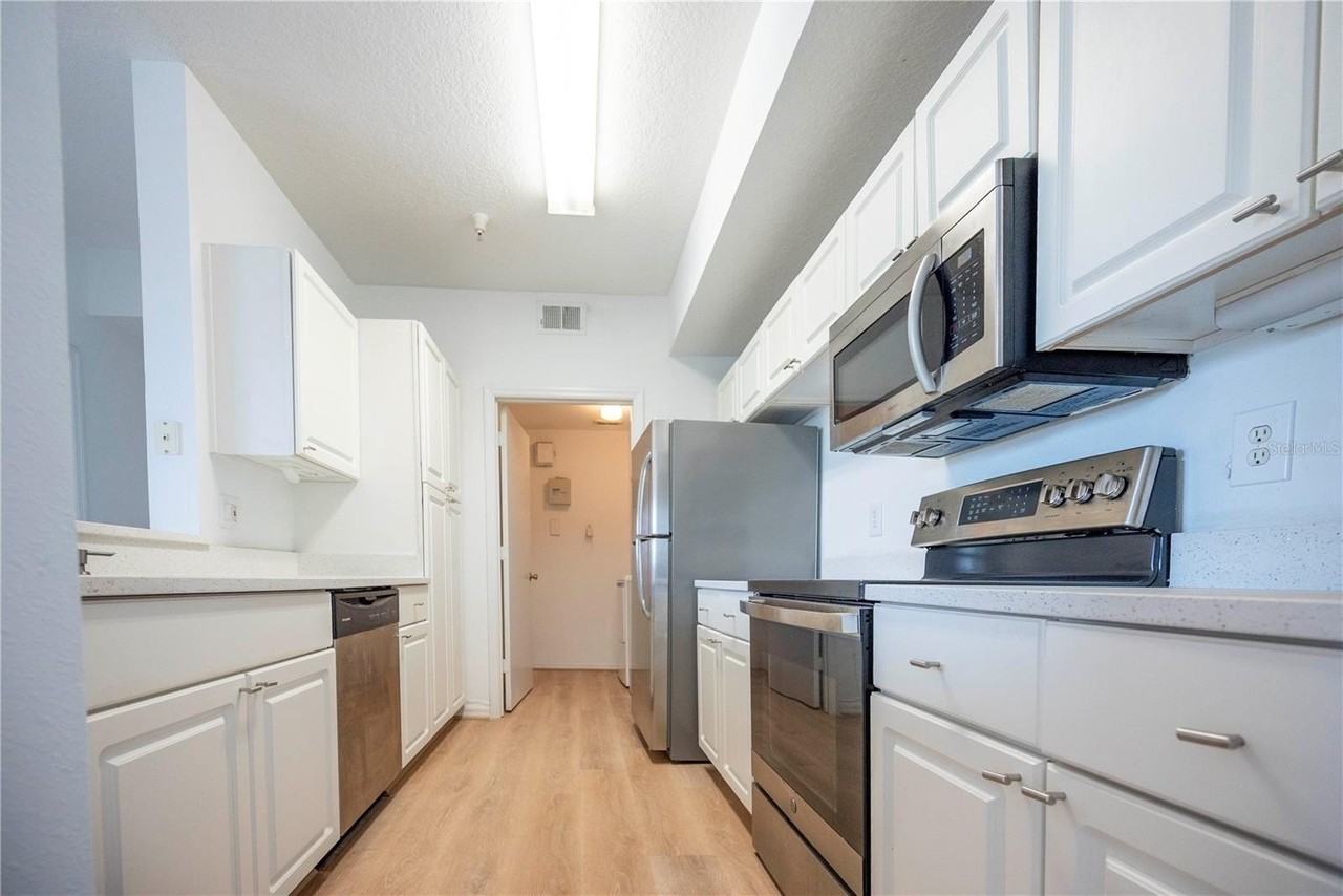 5554 Metrowest Blvd #4-211 - Photo 4 of 17