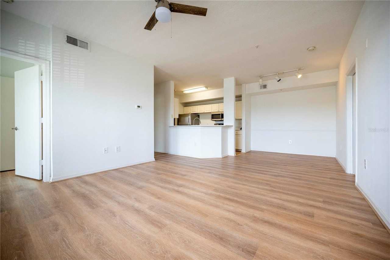 5554 Metrowest Blvd #4-211 - Photo 5 of 17