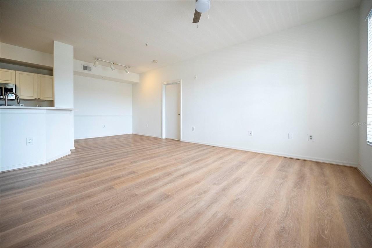 5554 Metrowest Blvd #4-211 - Photo 7 of 17