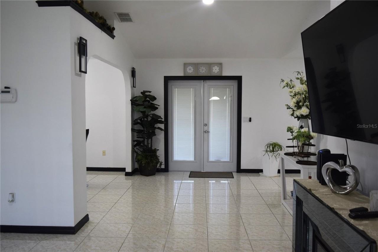 17259 Sw 20th Court Rd - Photo 5 of 21