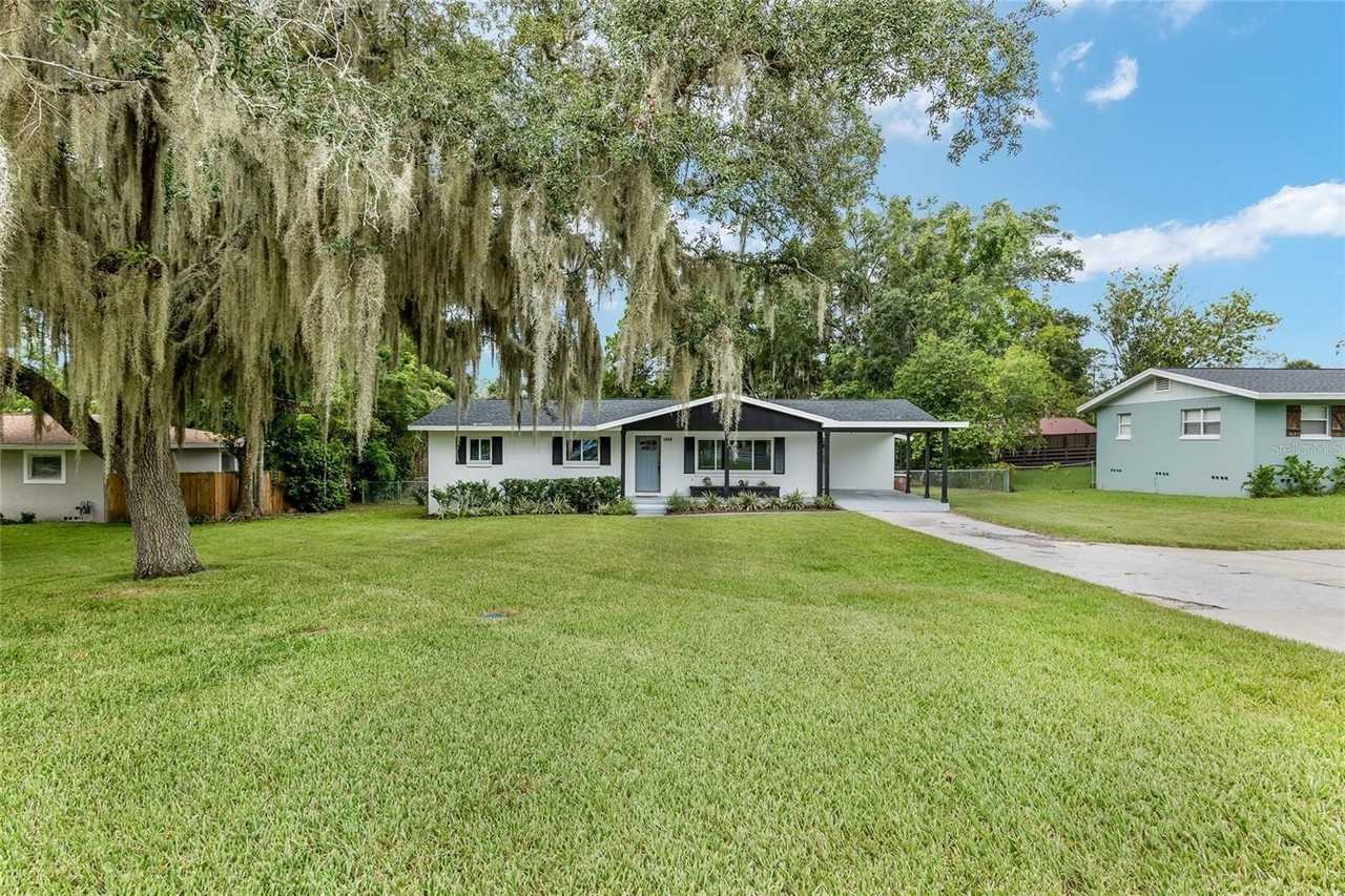 1846 Se Lake Weir Ave - Photo 3 of 50