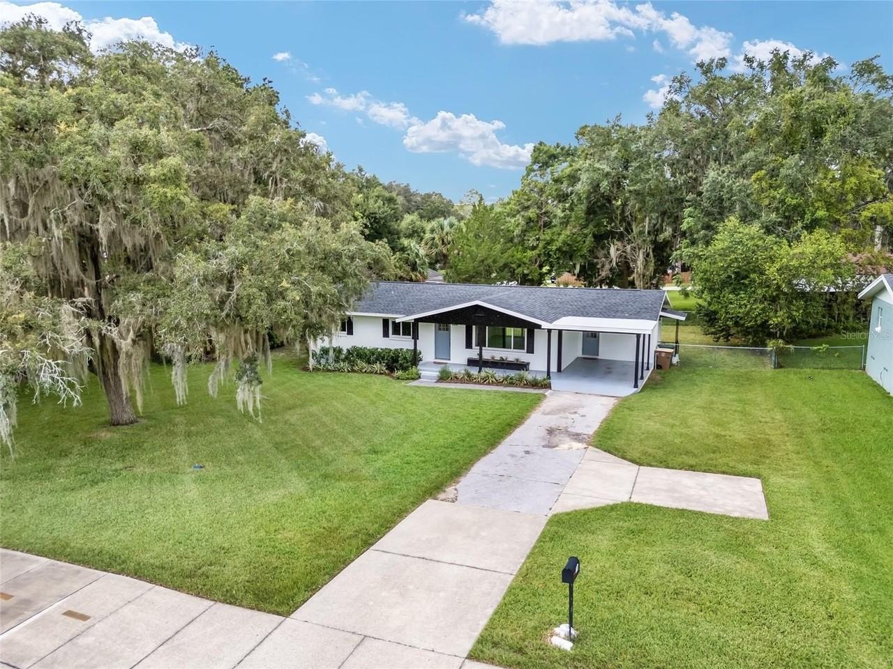 1846 Se Lake Weir Ave - Photo 5 of 50