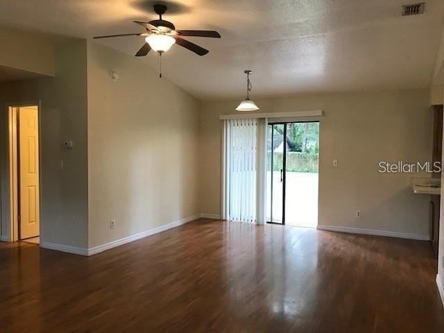 3026 Ne 39th Pl - Photo 2 of 12