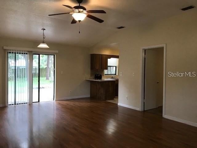 3026 Ne 39th Pl - Photo 3 of 12