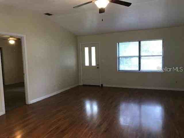 3026 Ne 39th Pl - Photo 4 of 12