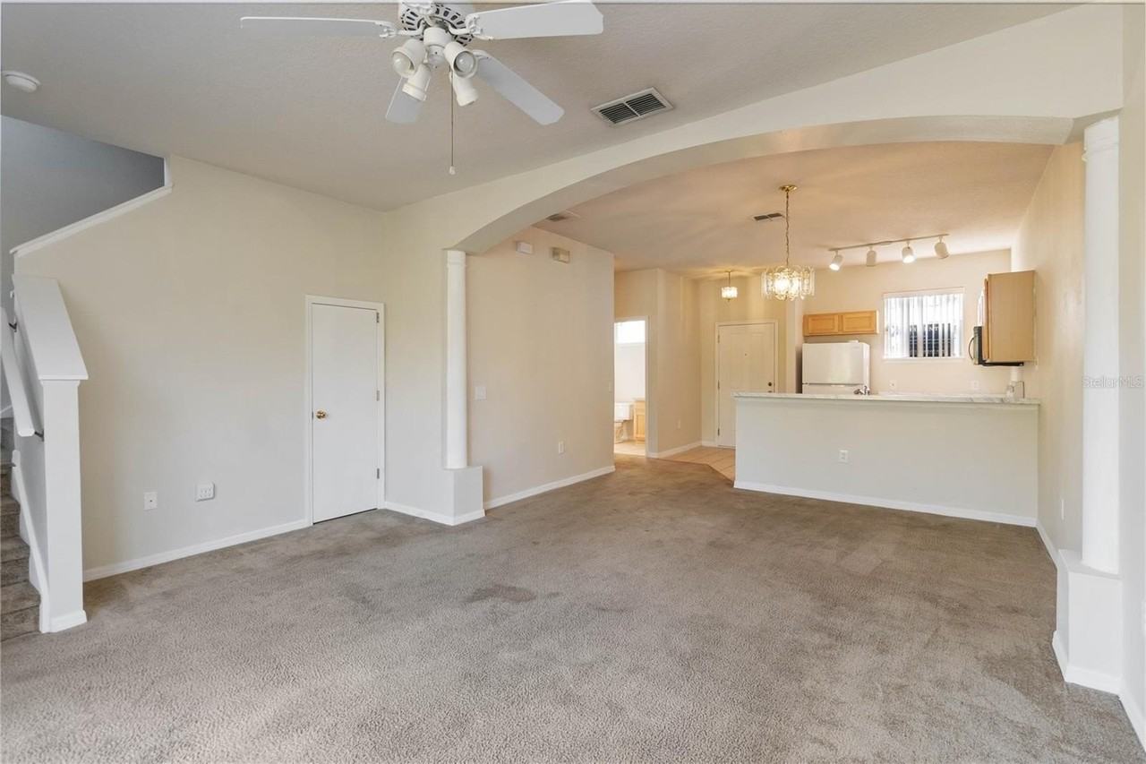 214 Monroe Cir - Photo 6 of 30