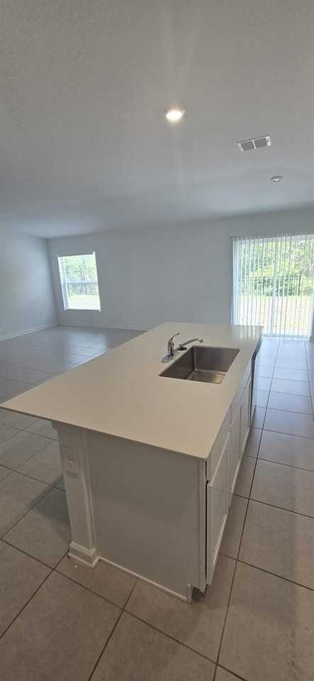 5034 Barnet Dr - Photo 4 of 11