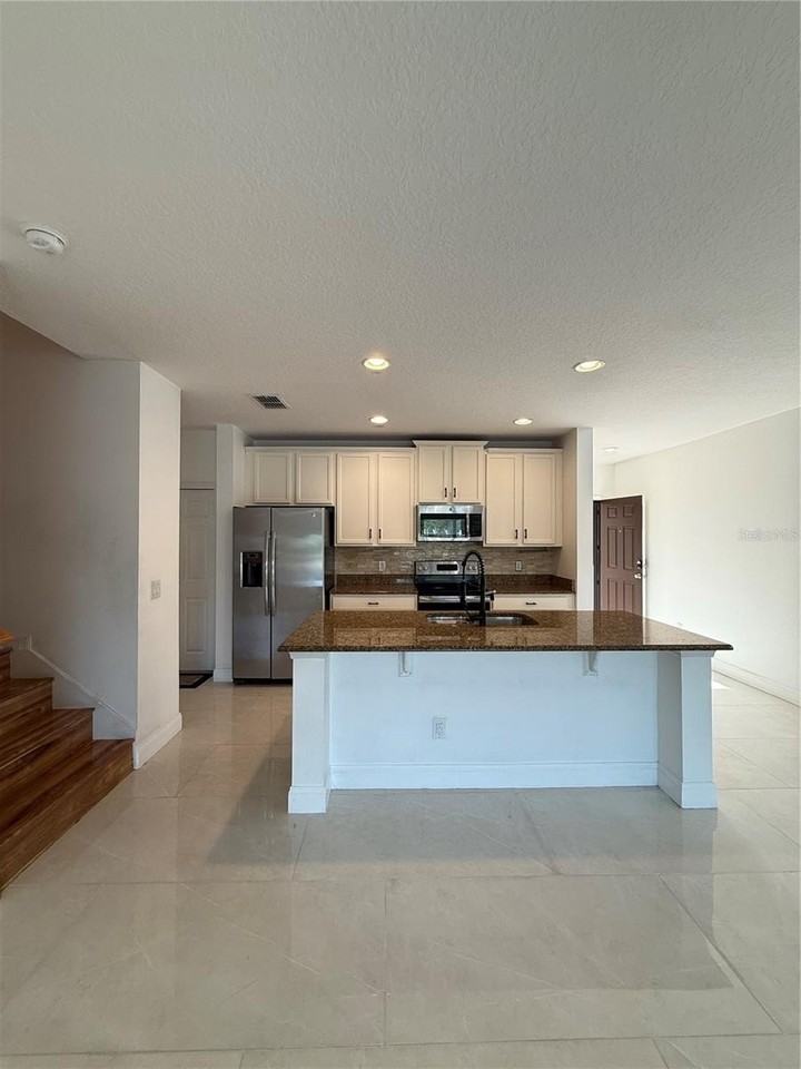 1225 Pensacola Ct - Photo 4 of 18