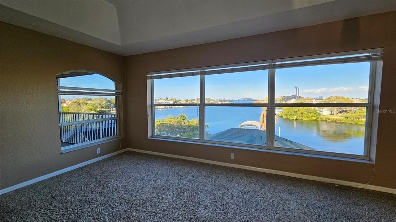 1209 Apollo Beach Blvd - Photo 4 of 31