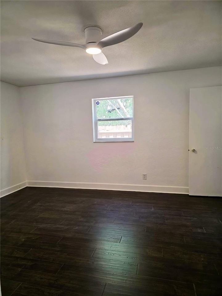 5210 Dr Martin Luther King Jr St N - Photo 7 of 50