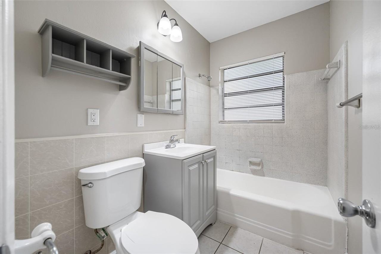 327 Barbara Cir - Photo 7 of 13