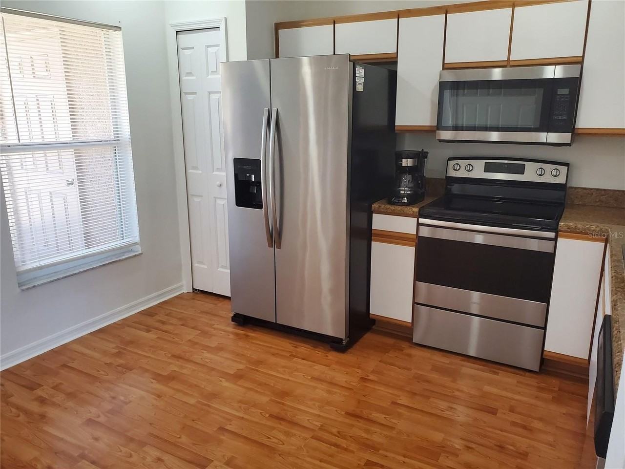 1411 Sedgwick Dr - Photo 3 of 19